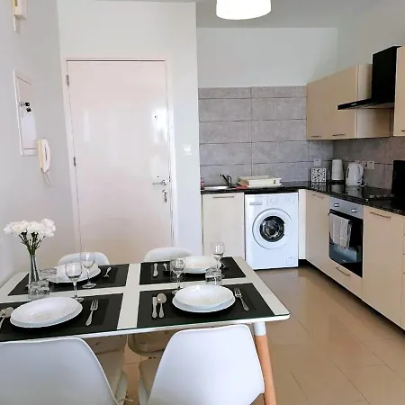 Afroditi Apartment *